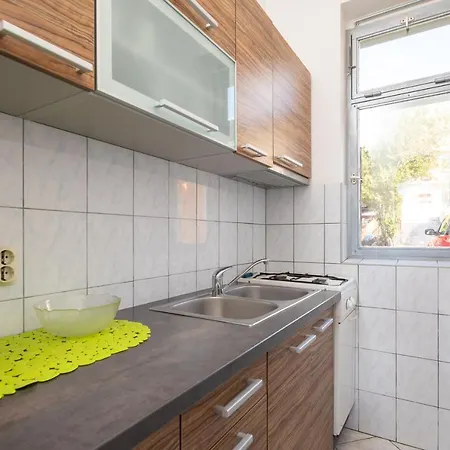 House Lemonade * Jesenice (Split-Dalmatia)