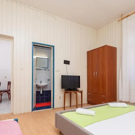 House Lemonade Jesenice (Split-Dalmatia)