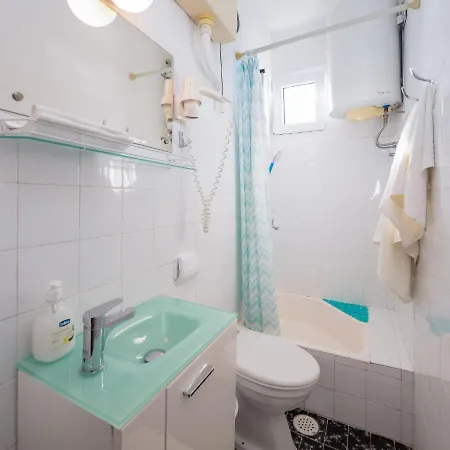 House Lemonade Jesenice (Split-Dalmatia)