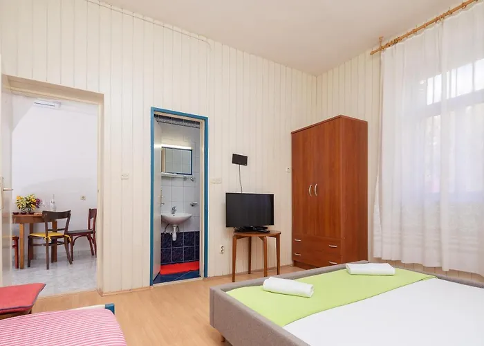 House Lemonade Jesenice (Split-Dalmatia)