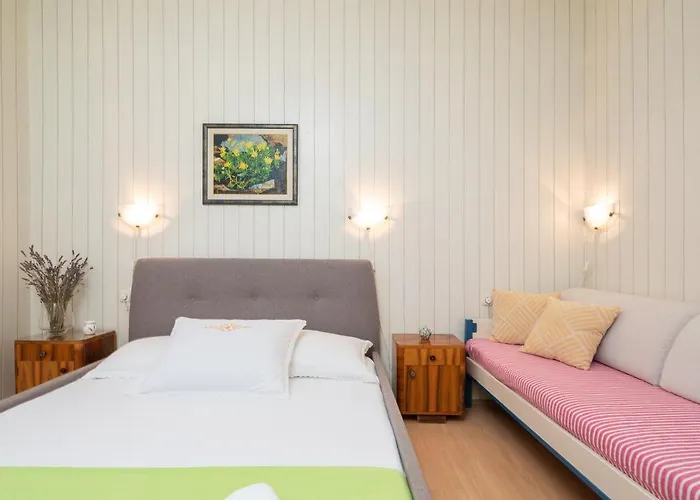 House Lemonade * Jesenice (Split-Dalmatia)
