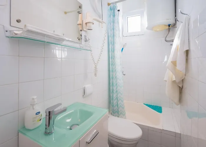 House Lemonade Jesenice (Split-Dalmatia)