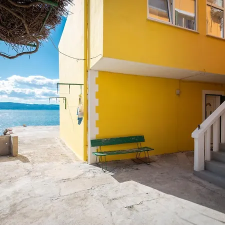 Beach House Lemonade Apartment