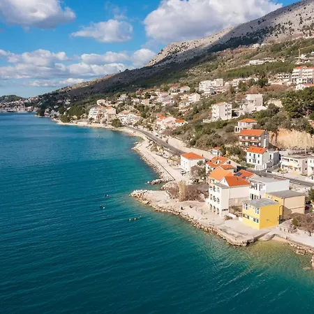Beach House Lemonade * Jesenice (Split-Dalmatia)